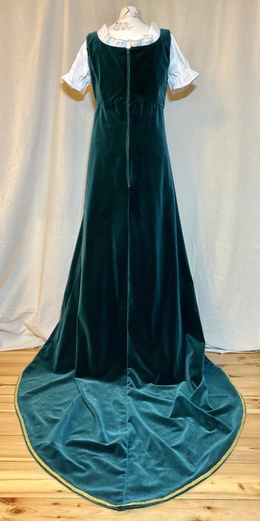 Empirekleid mit Schleppe Rückansicht