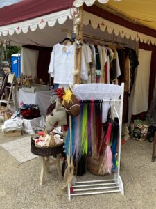 Seitenansicht Marktstand von Frau Kathrins Handwerk